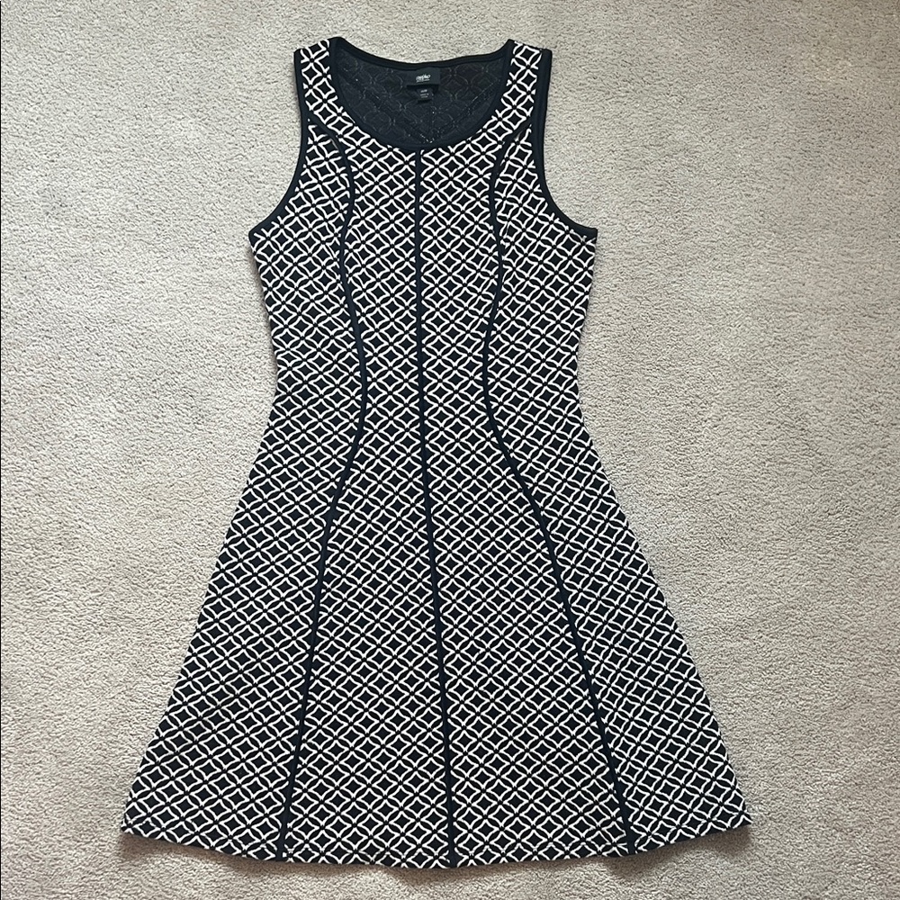 Black and White Knit Patterned Midi Dress
